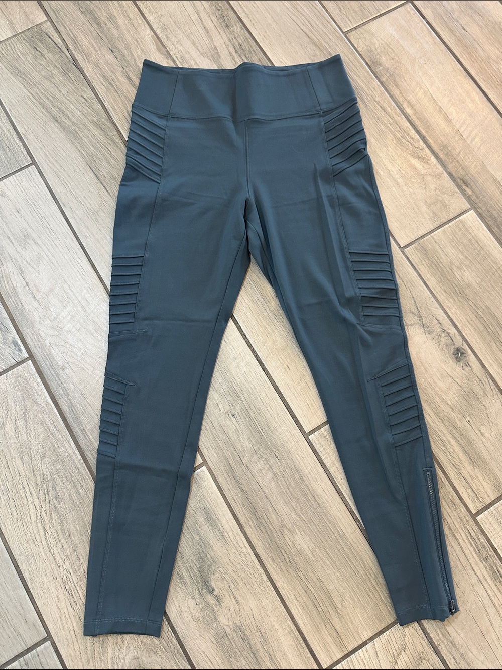 Athleta Delancey moto tight large leggings